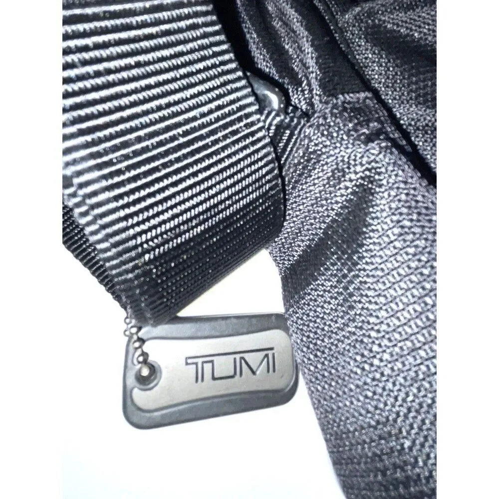 TUMI BLACK NYLON BACKPACK SHOULDER MESSENGER BAG 589C Computer padded